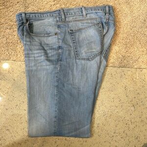 Cremieux relaxed jeans. 36w-34L. Light.